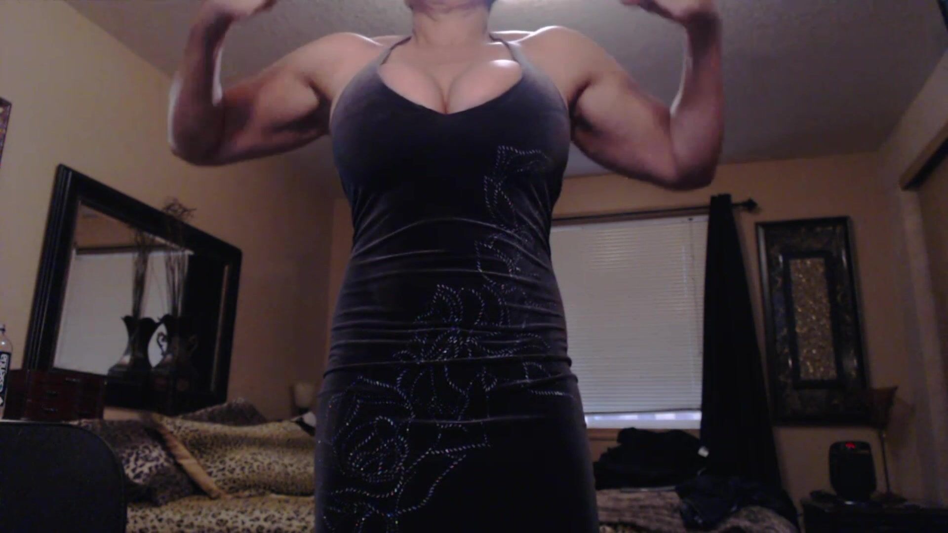 muscular Laurie steele cum on tits