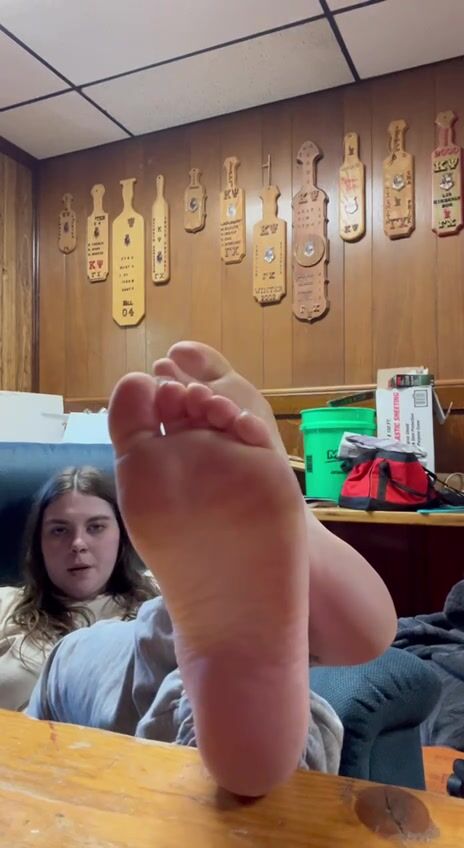 Cute Brunette BBW Tiffany Feet Soles Raceplay