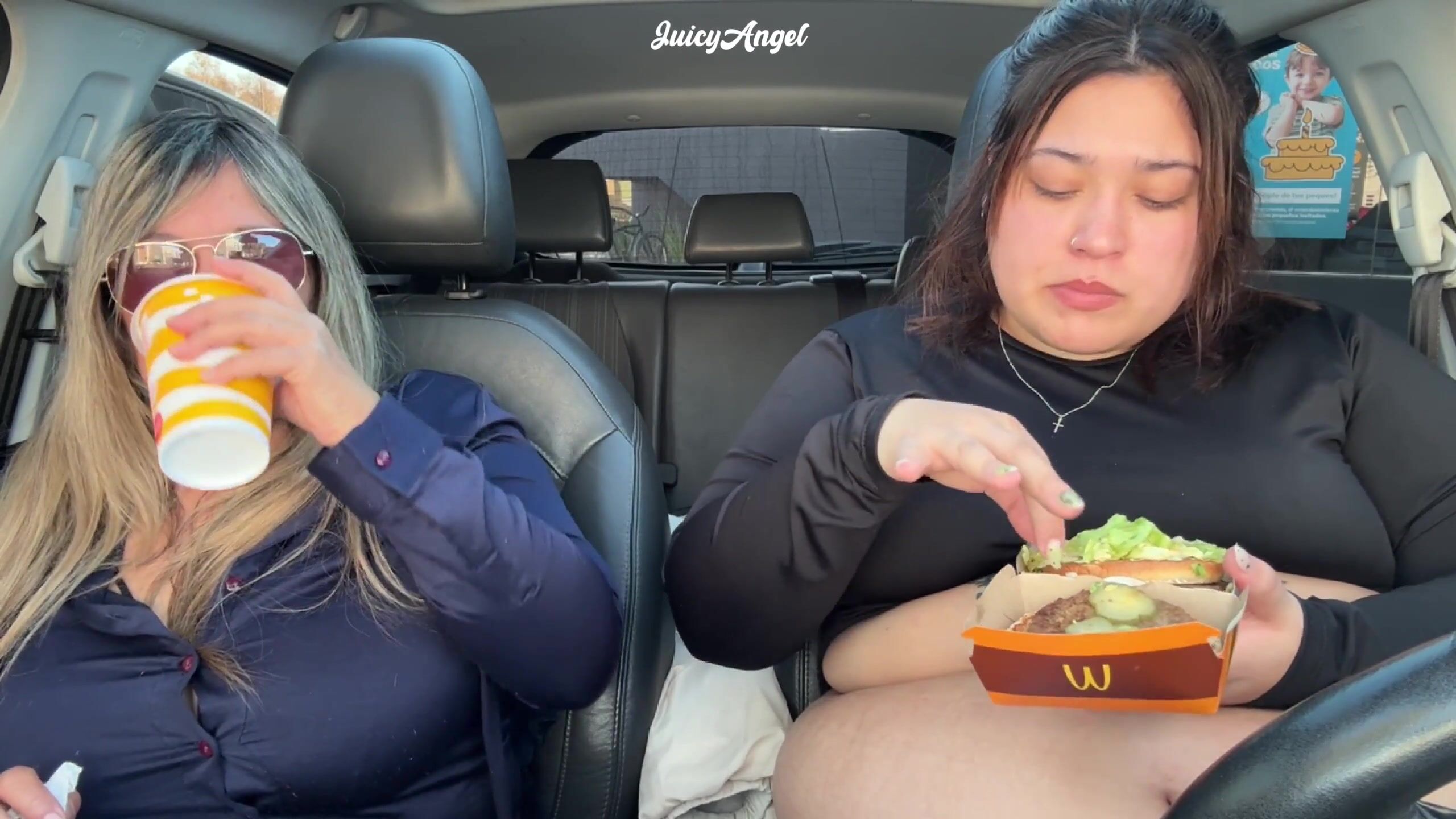 BBW Juicy Angel Being a pig with my mom car stuffing