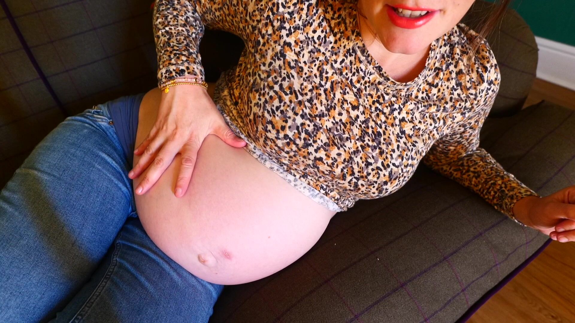Sydney Harwin - Pregnant Horny Mommy
