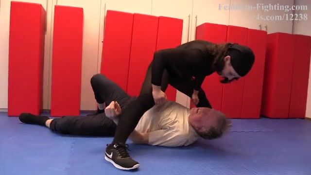 Mixed Fighting Femdom Sophie 1