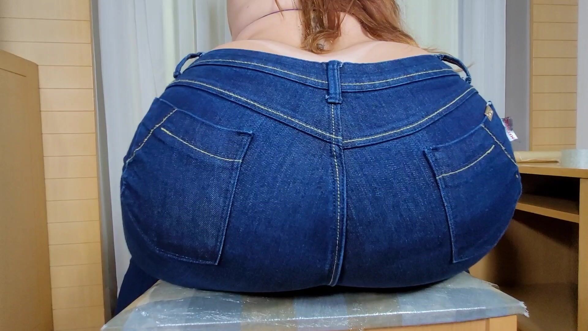 FARTING IN MY SUPER TIGHT JEANS WITH MY GIANT ASS - BY ARIEL