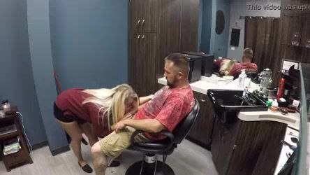 Chubby hairdresser