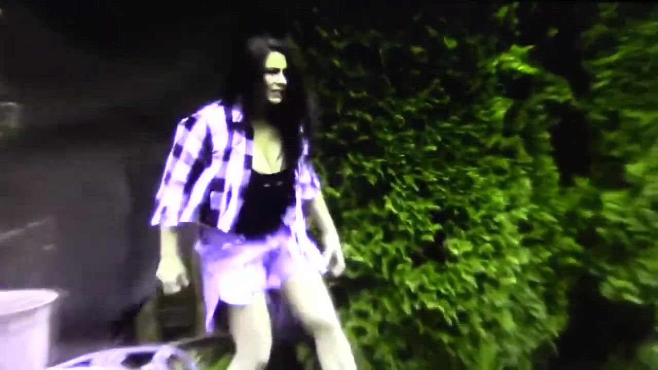 Laurie Steele hulks out