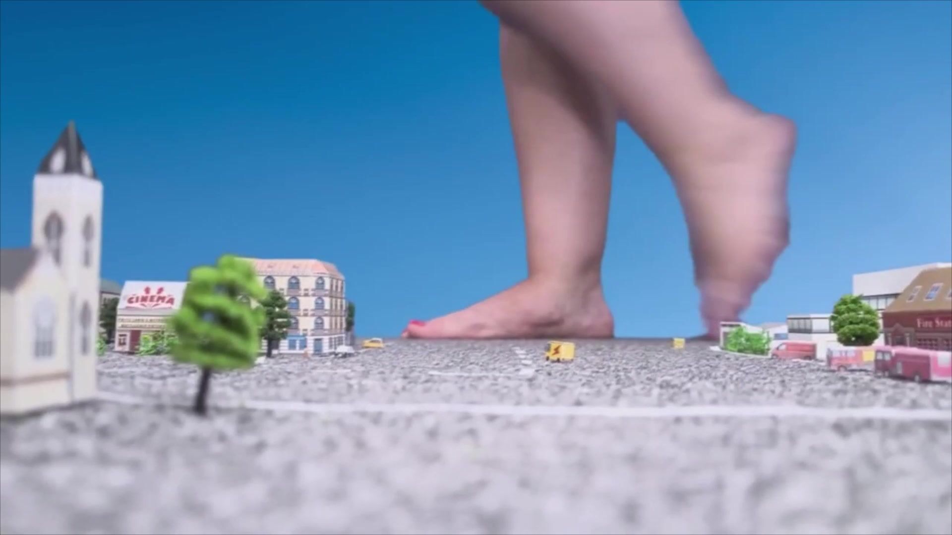 giantess in her dream town