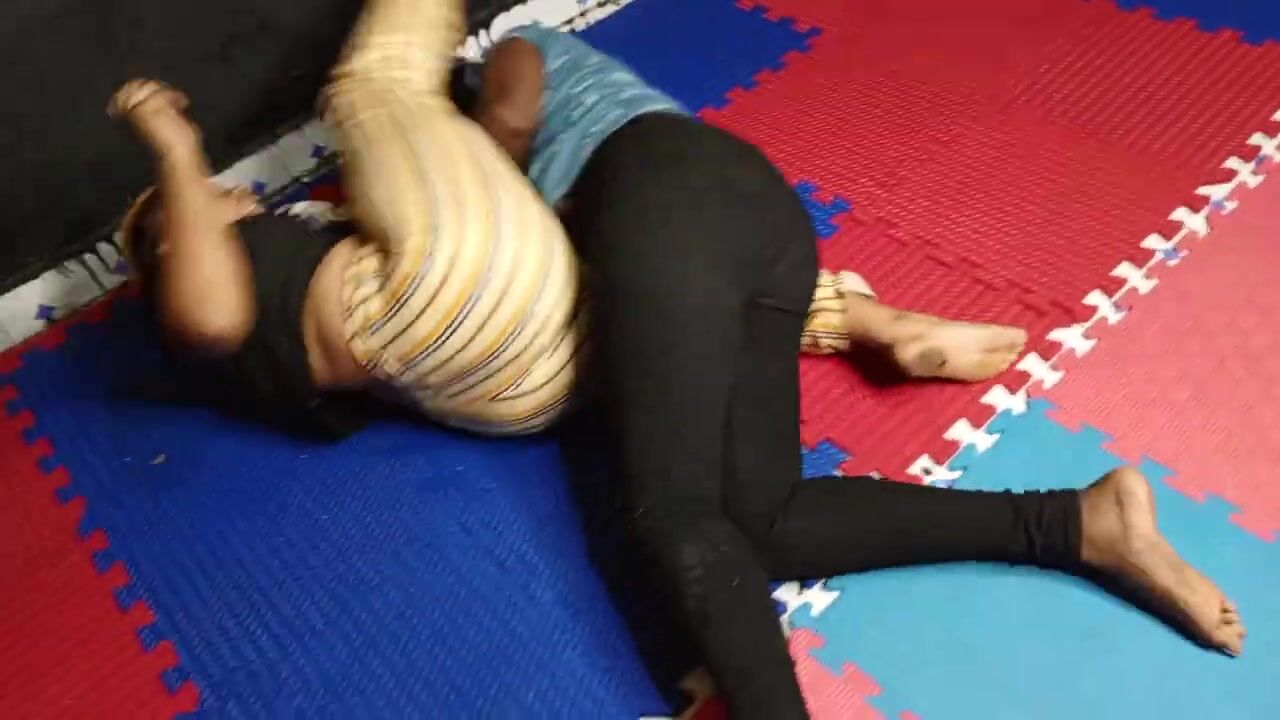 Chubby african indoor catfight