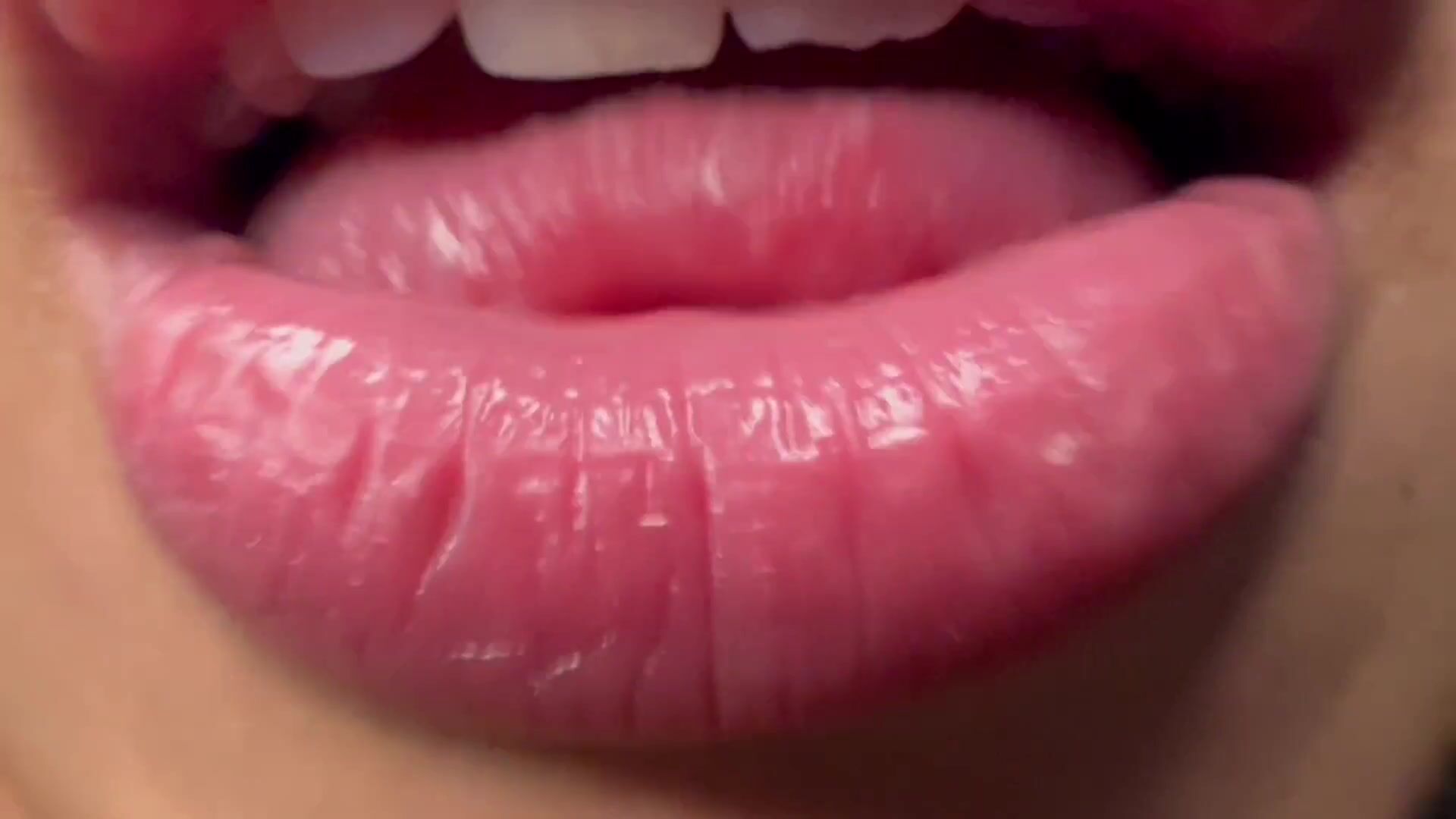 lens licking 2