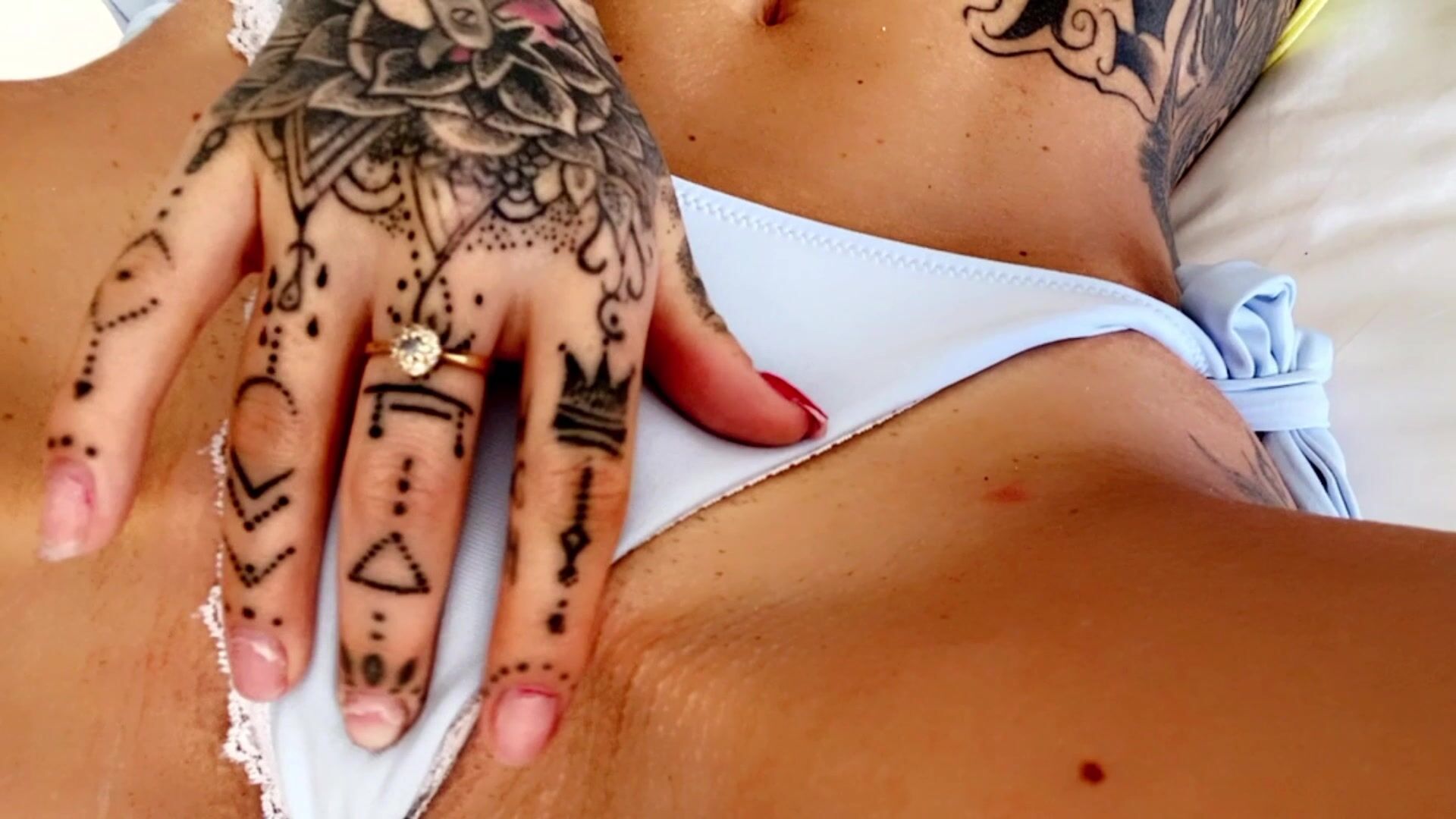 Swedish KattPaow Shows Her Hot Tight Body & Boobs