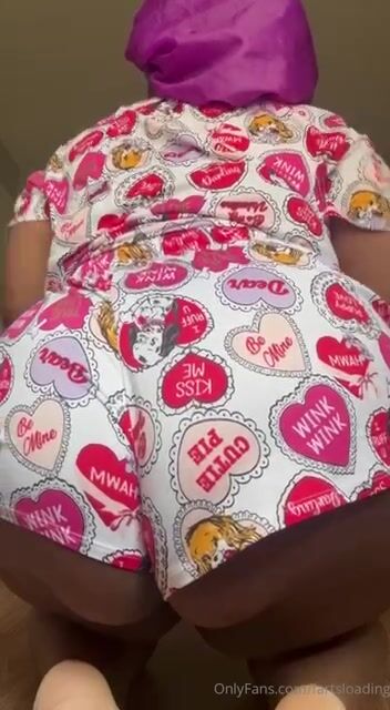 Fartsloading ebony farting