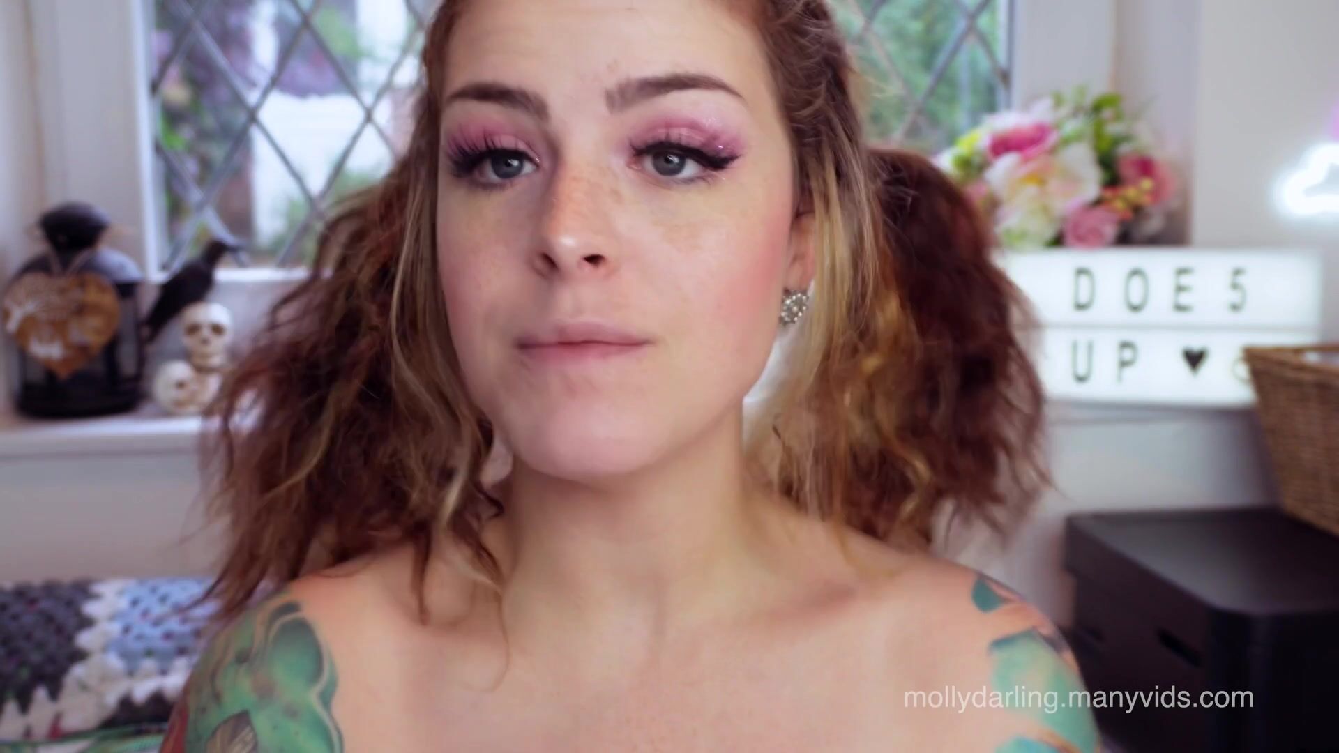 Molly Darling - Stupid Bimbo Degrading Makeup Tutorial