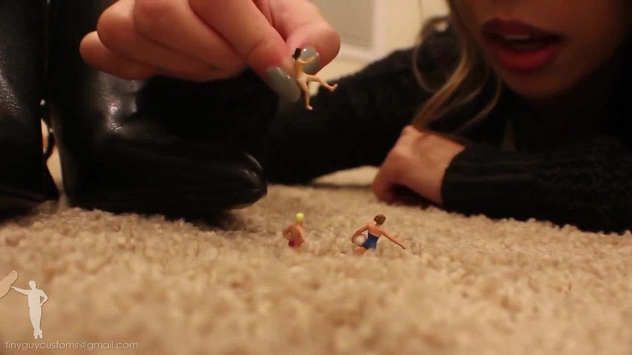Giantess Kimi City Destroyer