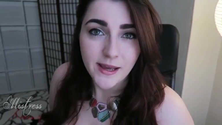 Mistress Rousson Poppers Bitch
