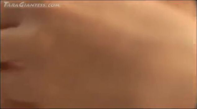 Giantess Tara boobs