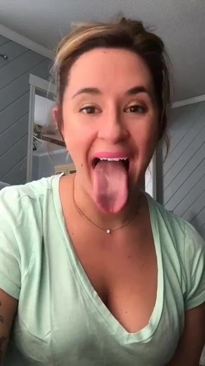 LongTongueVal tongue fetish