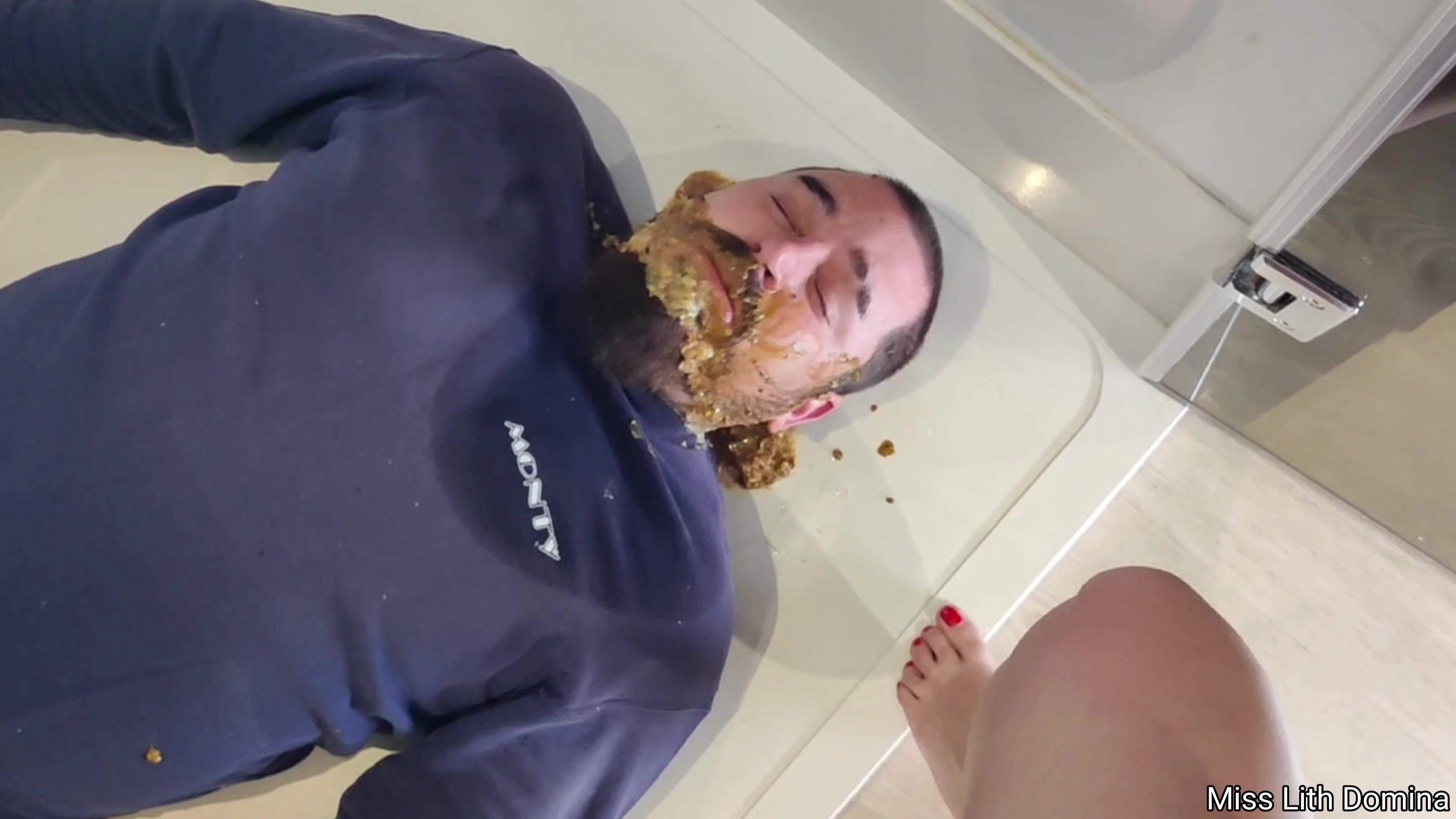 goddess lith vomits and diarrheas in slaves mouth