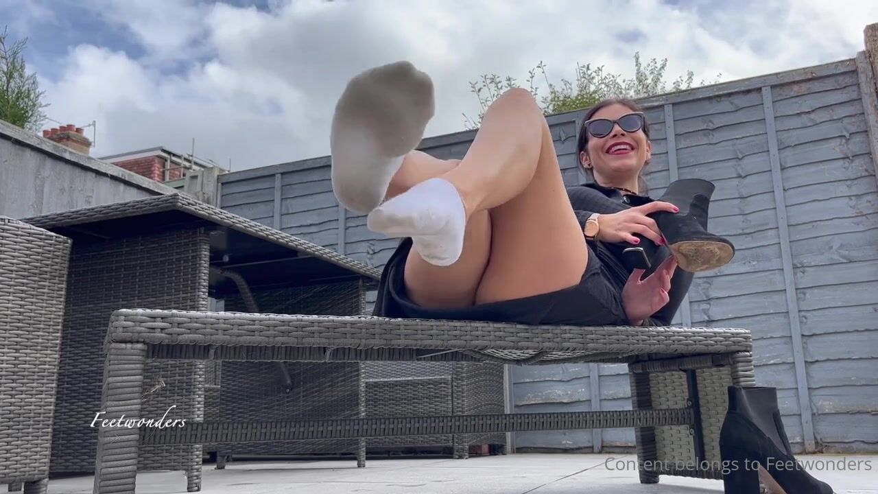 Feetwonders - Smelly white ankle socks
