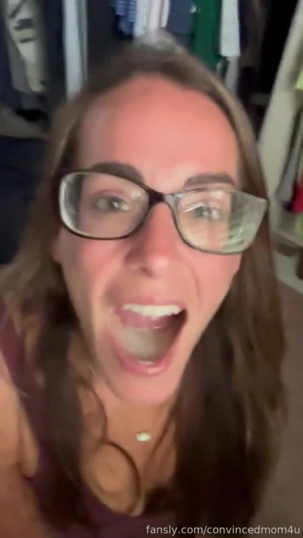 convincedmom4u I swallow cum and massive cumshot on my face