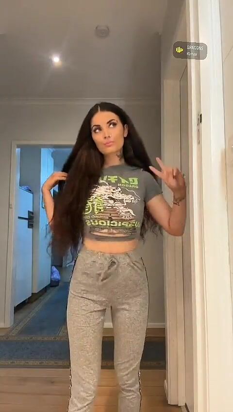 SexxySammy showing off tight body