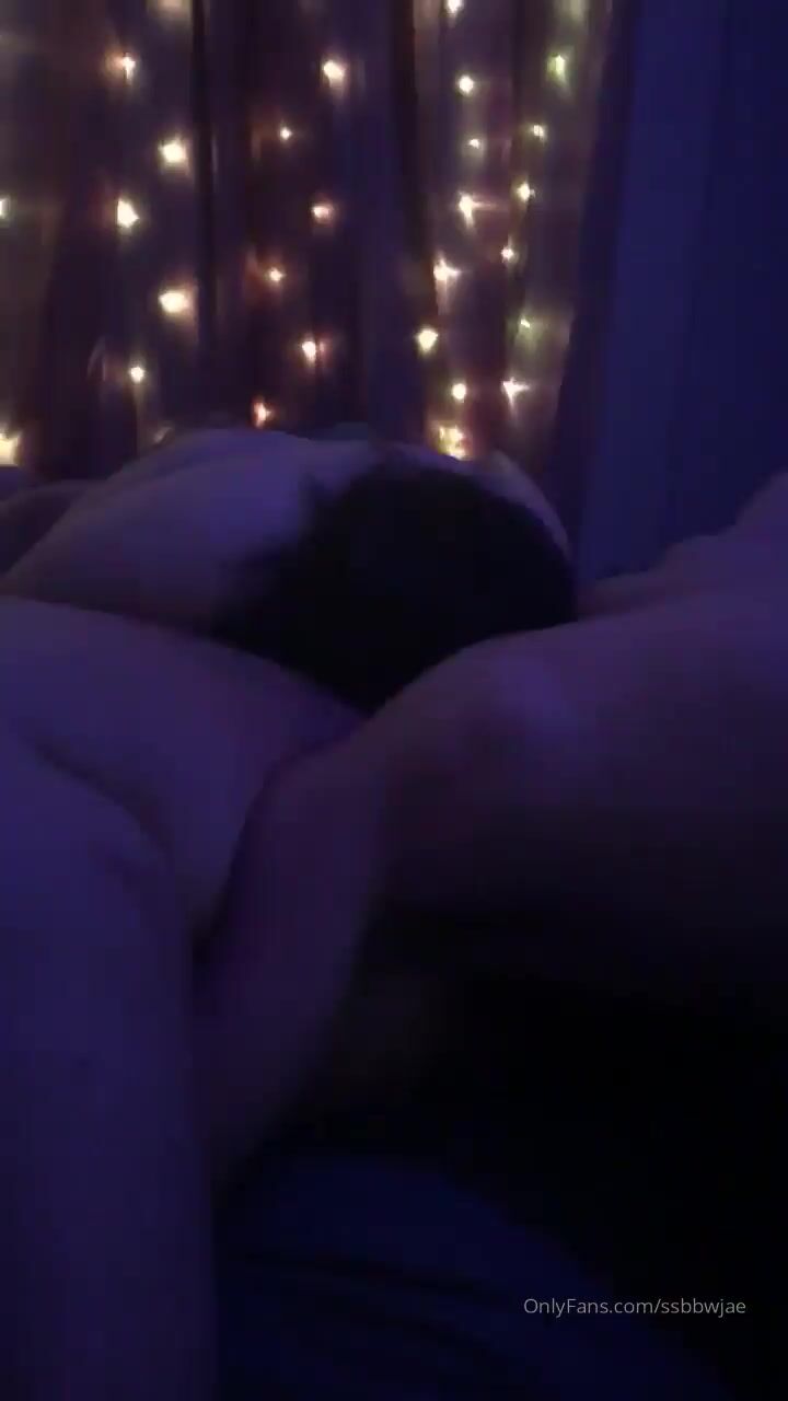 Ssbbw Jae pussy licking