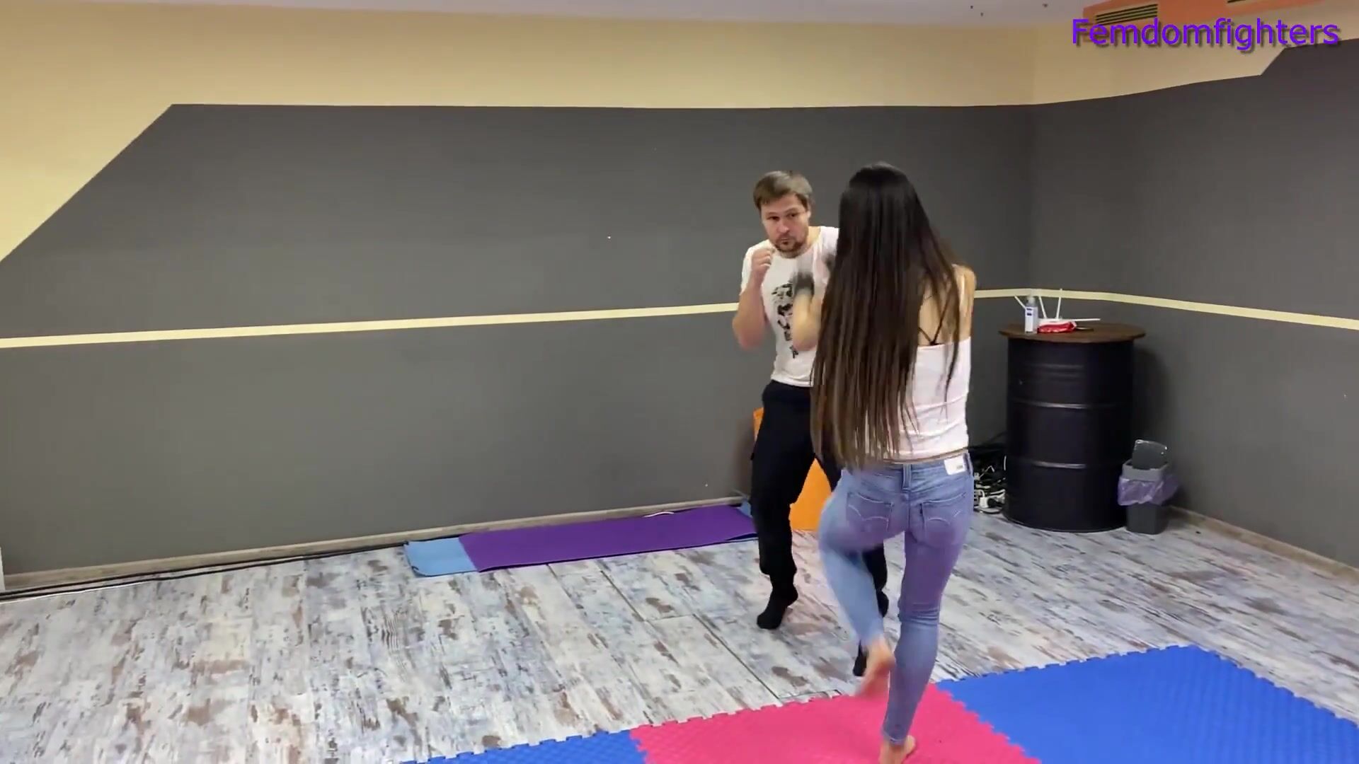 Sonya fight man