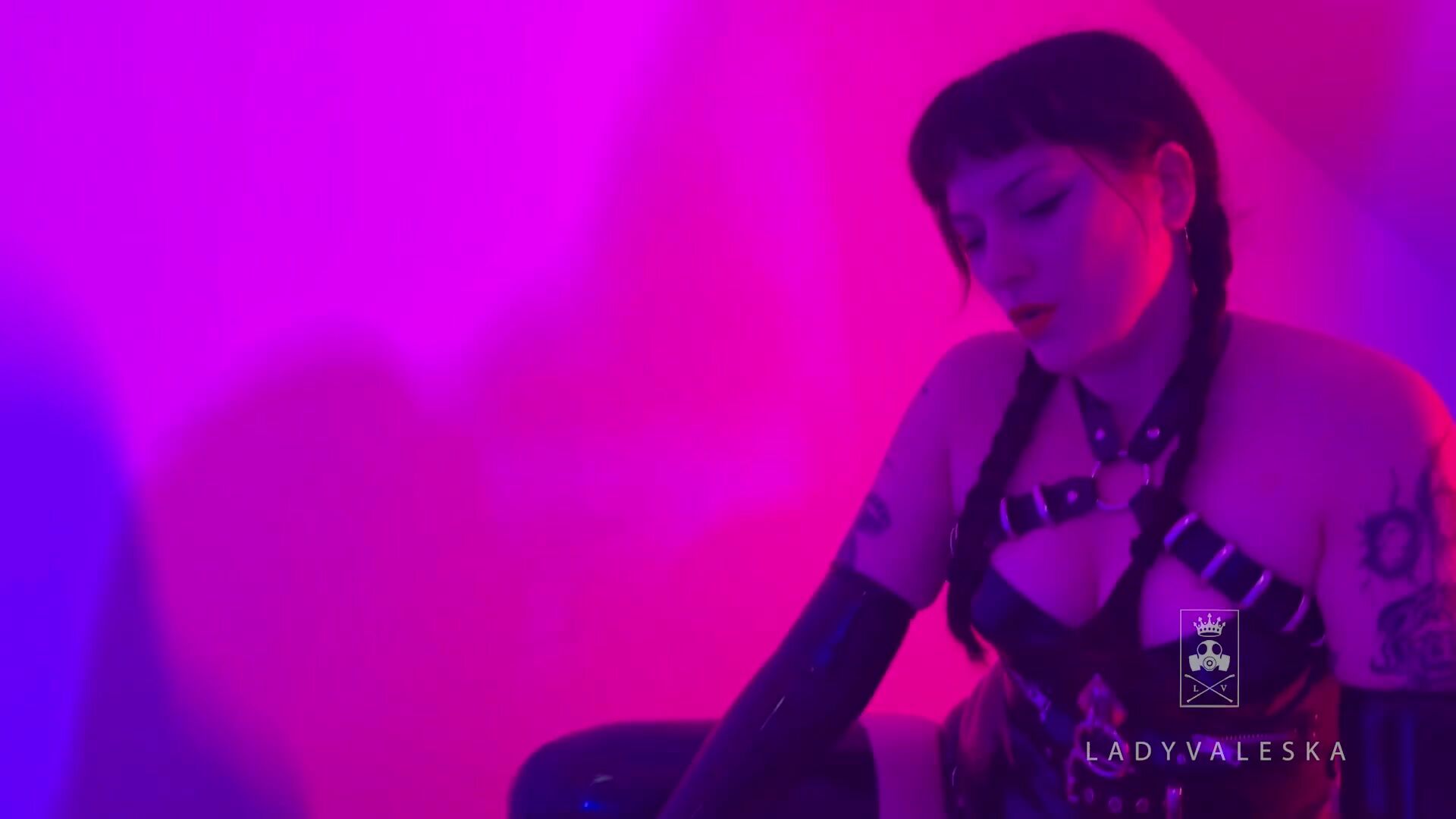 Mistress Valeska Latex Dommes