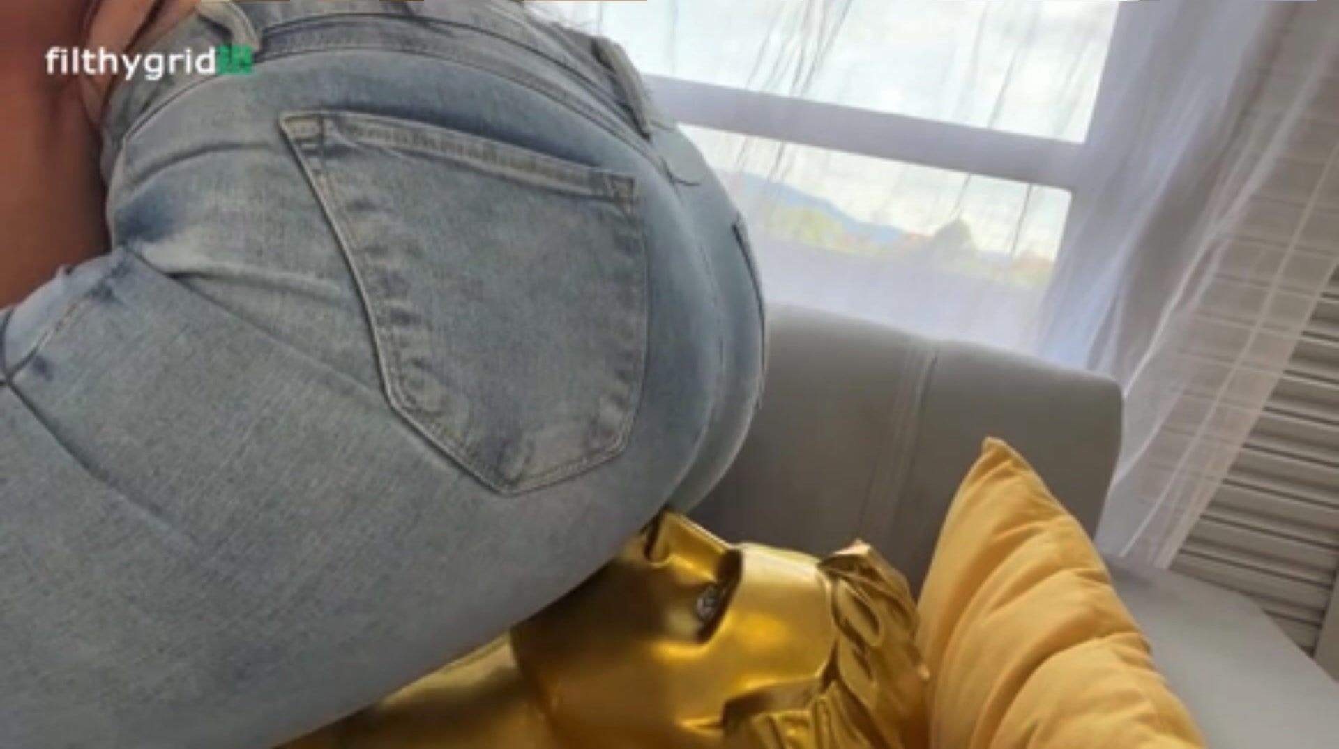 Gabby Gaitan - Face farting