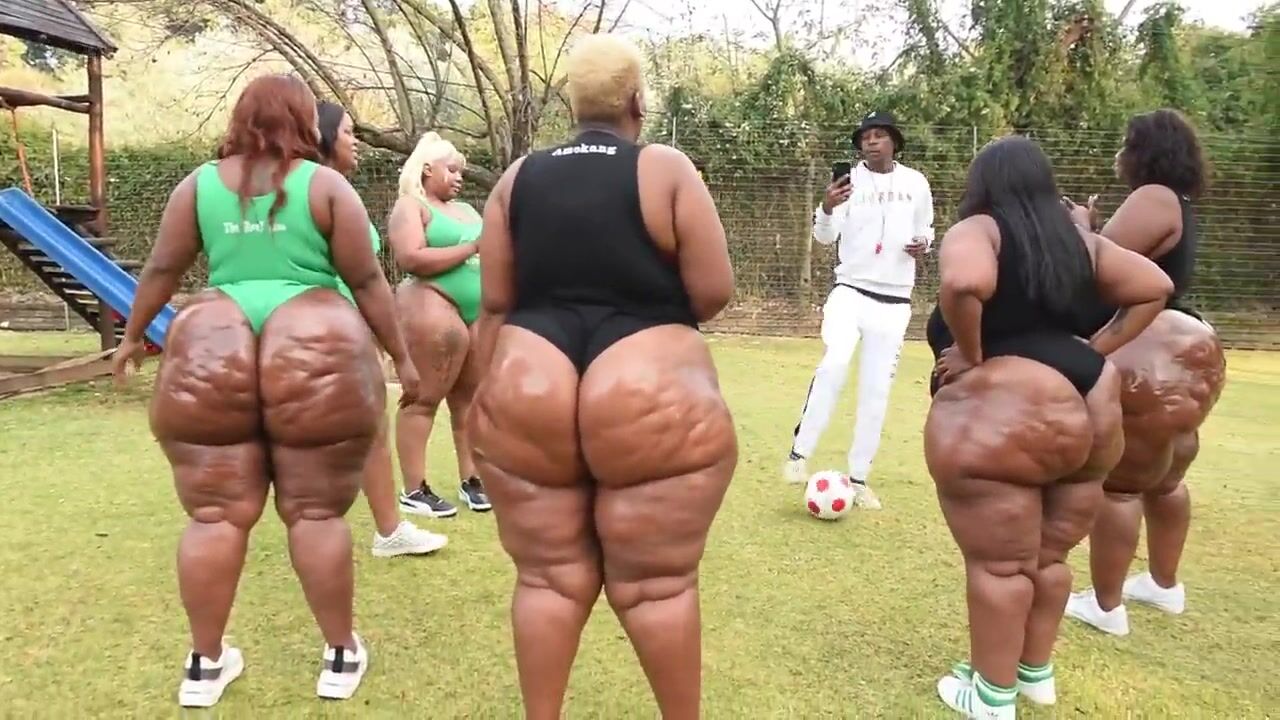 Liso ssbbw and friends playing soccer