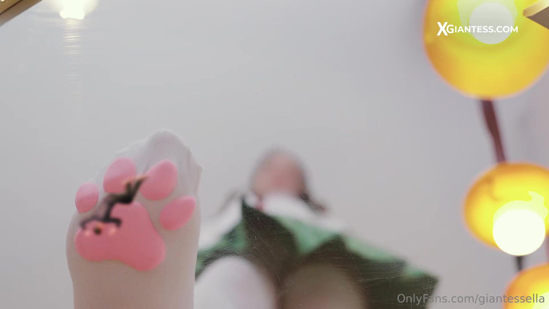 giantess ella - gradual micro shrink