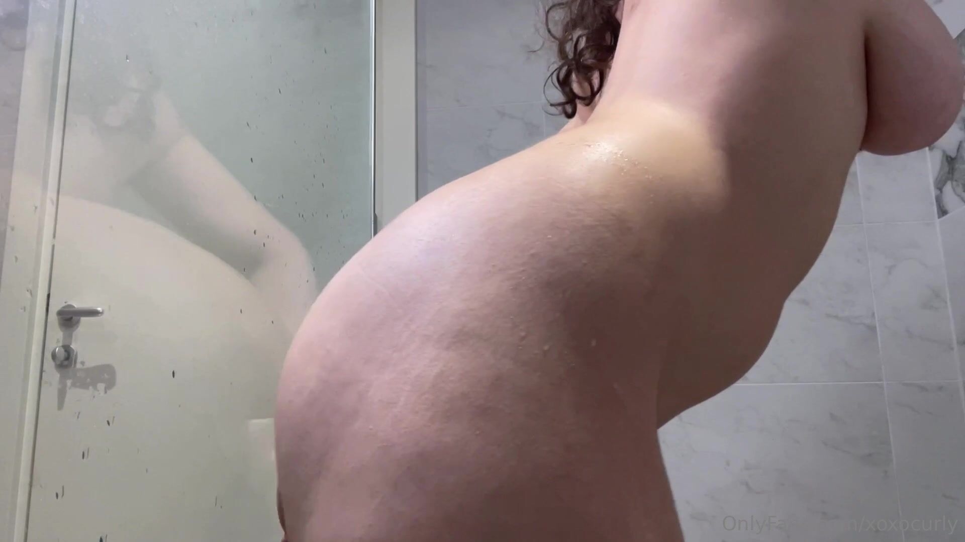 Xoxocurly shower fun