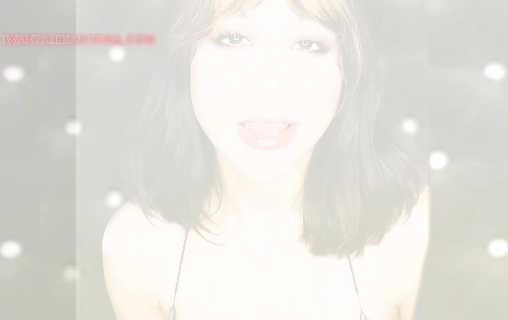 Goddess Alexa Divina - Straddling your mind