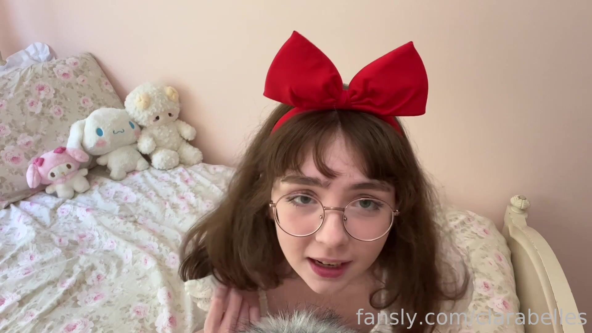 clarabelles/muffinsmuffins222/Valentinedoll21 - nerdy shy girl wants to fuck you