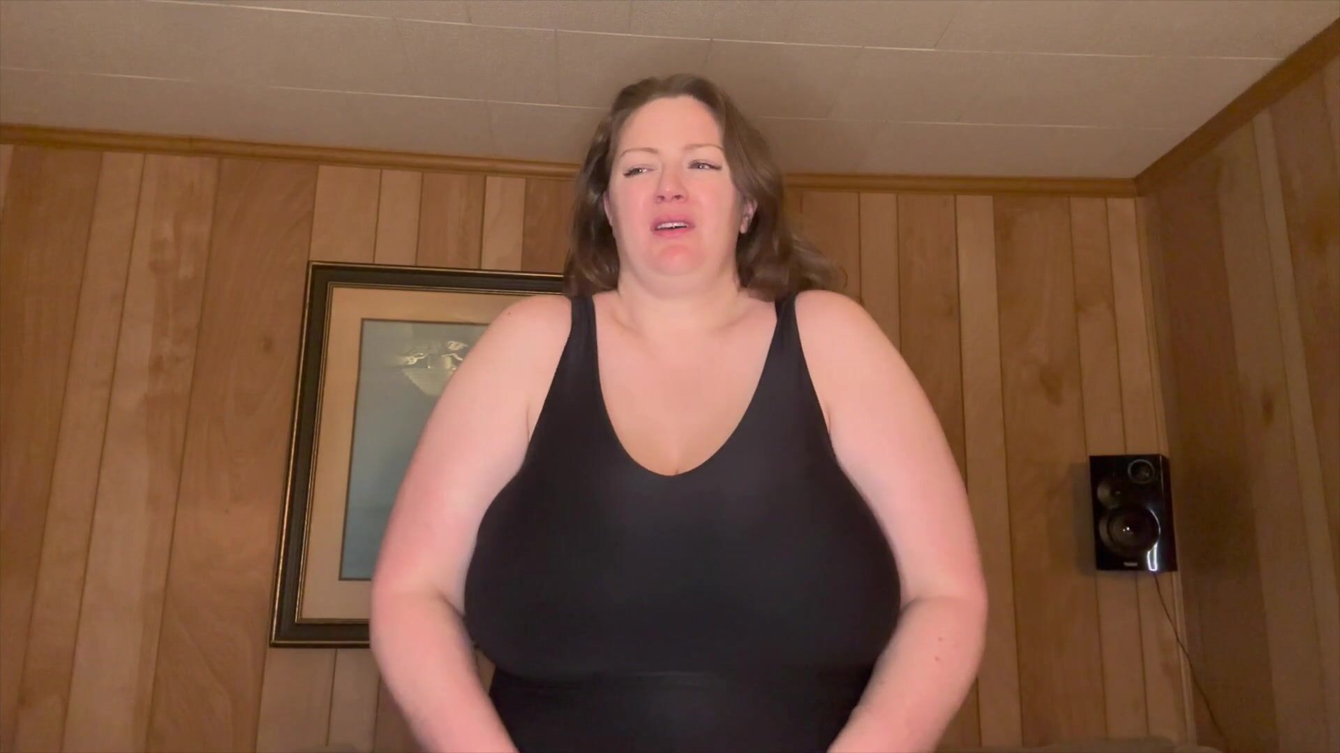 perfectnipz - working out alone gets steamy