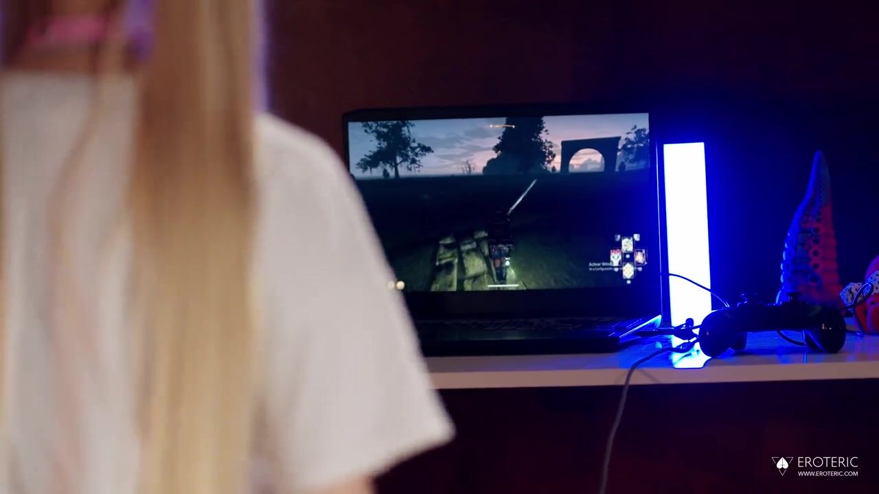 facesitting gamer
