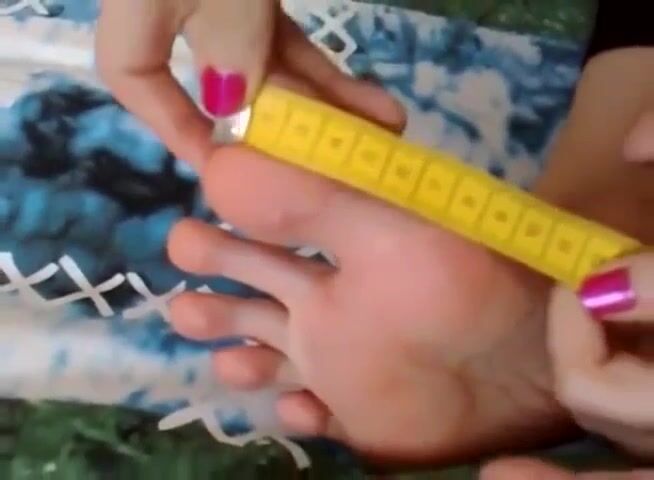 Super Long Feet and Toes Measured