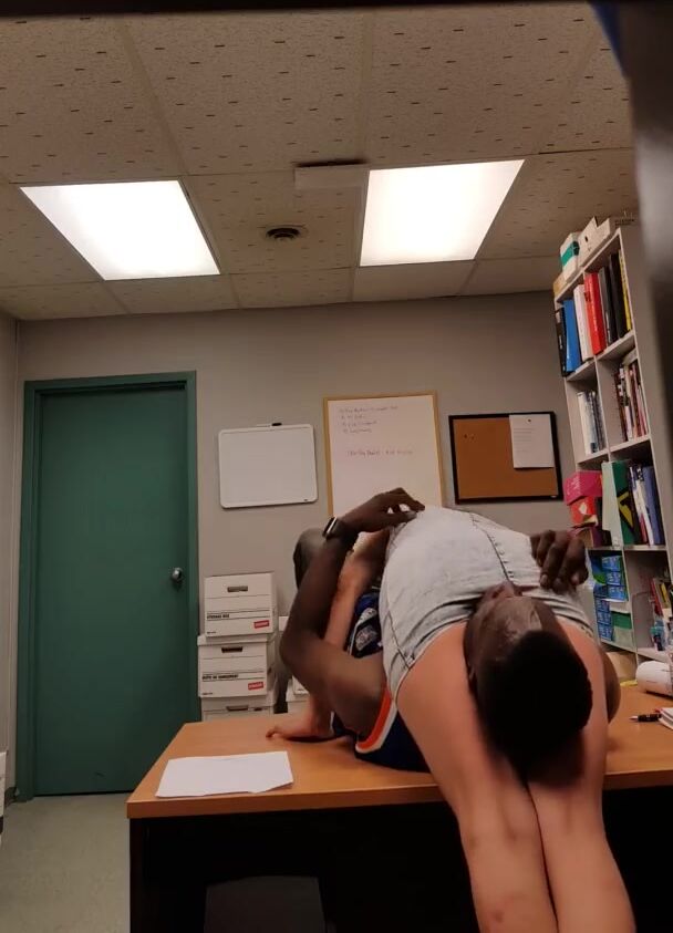 Sexy Reverse Headscissor Ko