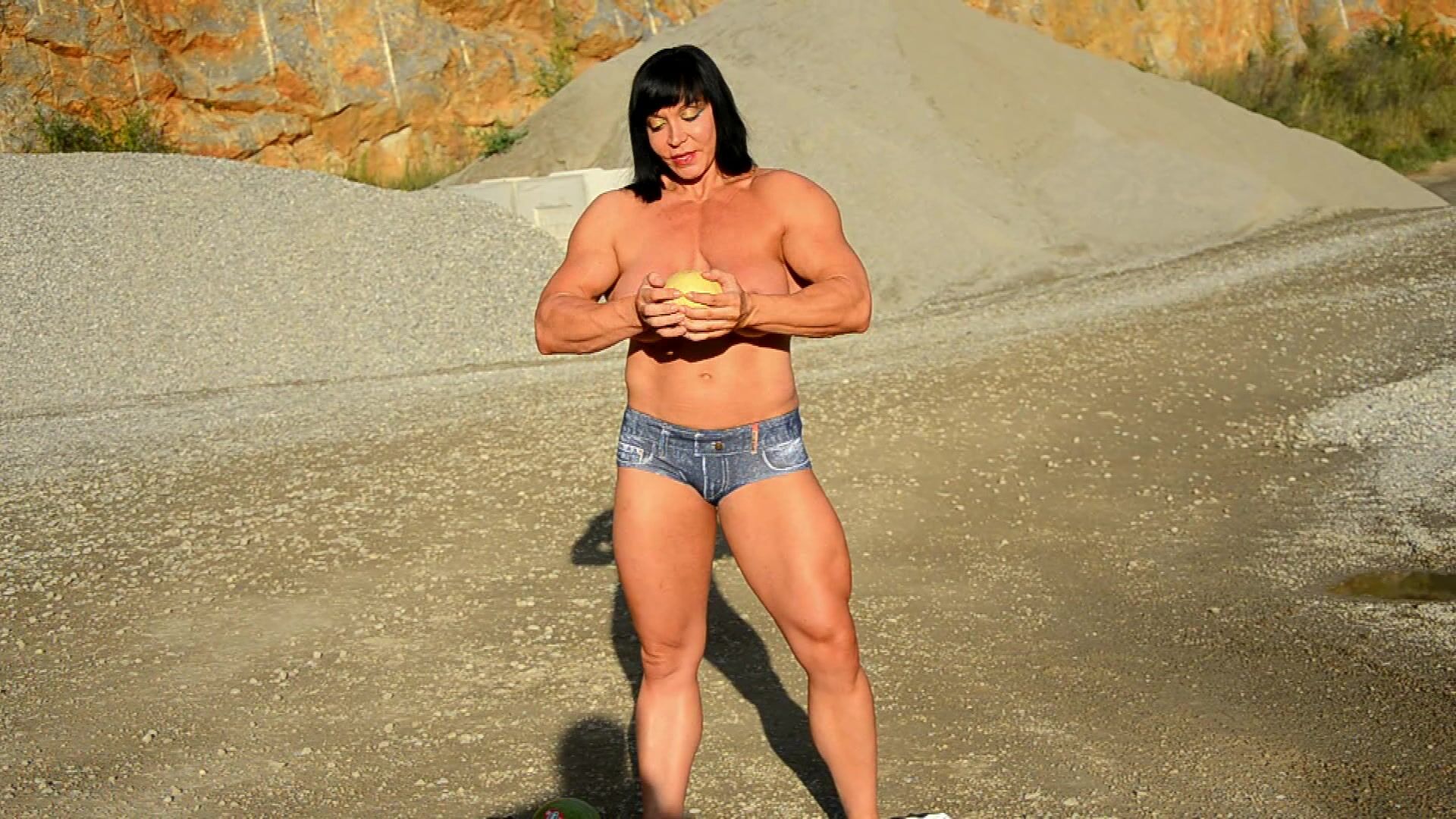 Jana L. Sippl muscle boobs
