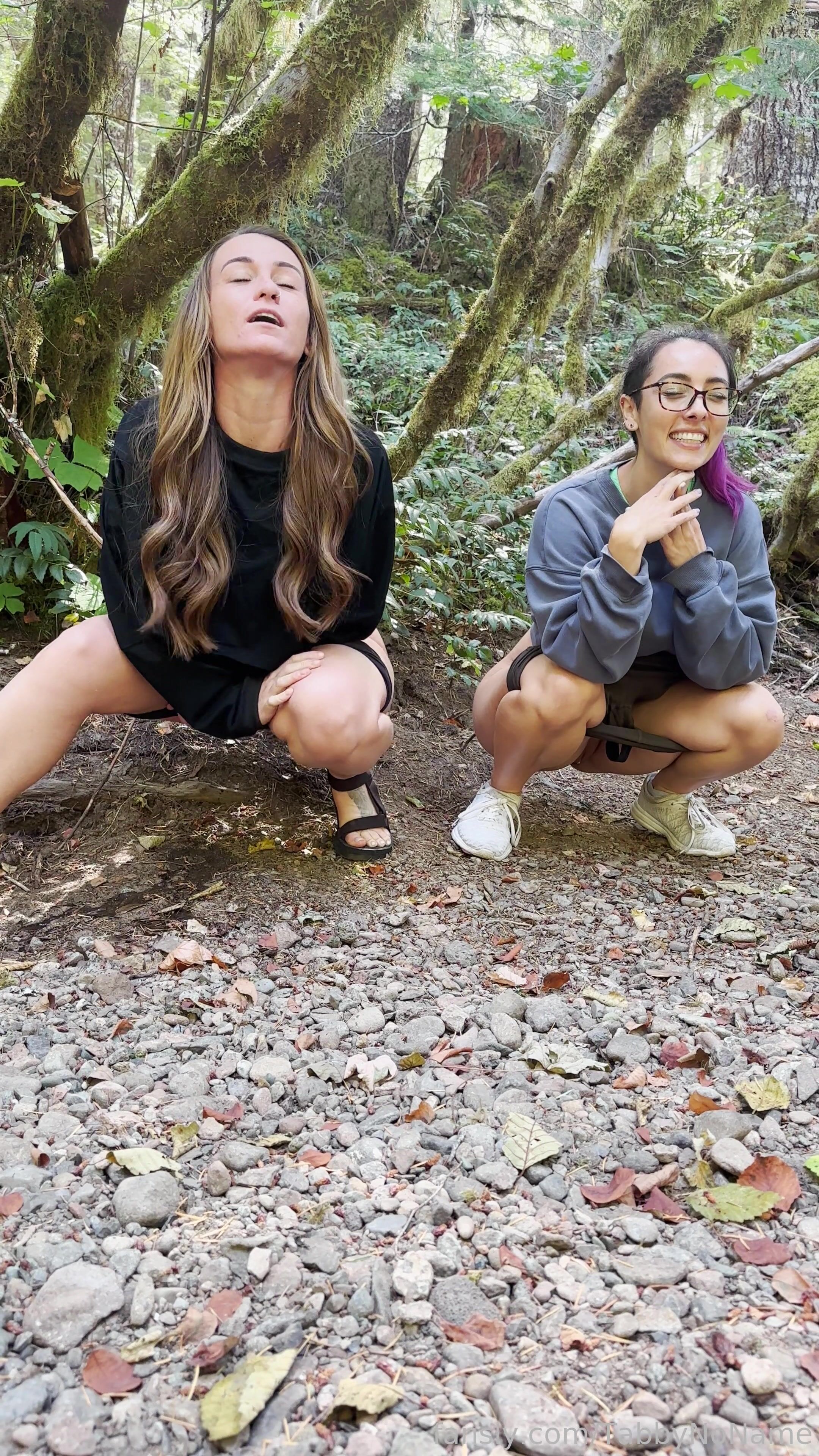 TabbyNoName public piss emo girl with friend