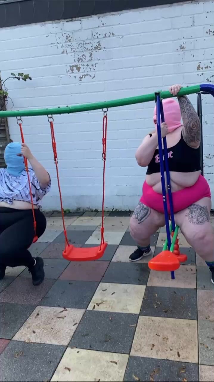 ssbbw girls break swing