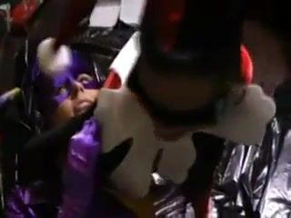 Cali logan as batgirl vs Kobe Lee as Harley Quinn