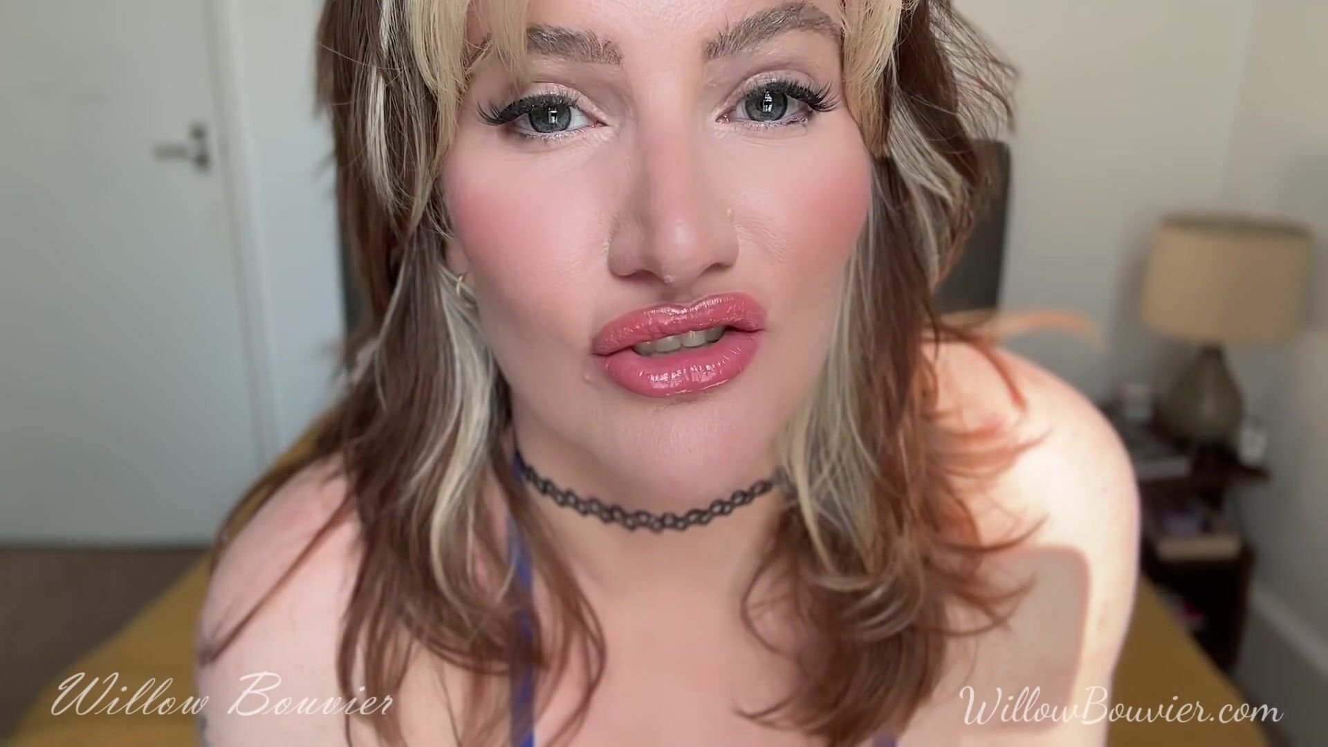 Goddess Willow Bouvier - Be Quick While She's in the Shower