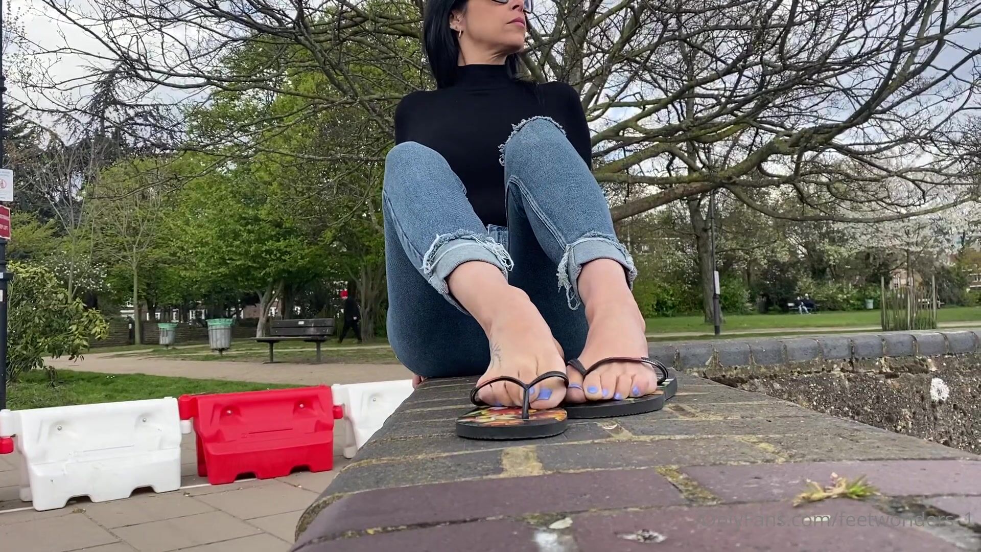feetwonders public feet