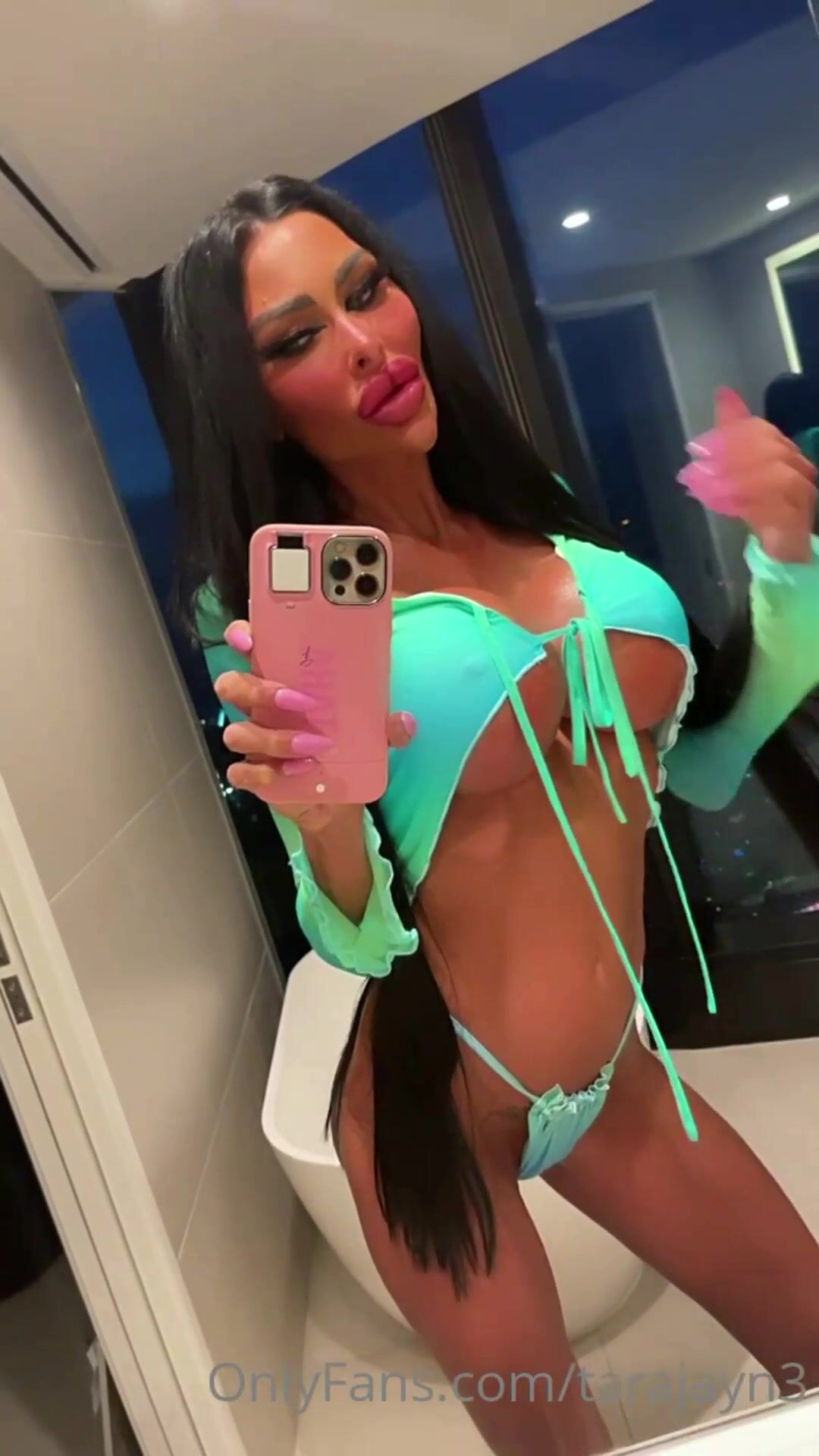 Tara Jayne - Bimbo Perfection - Fake Tits, Lips, Ass - Compilation - Vertical