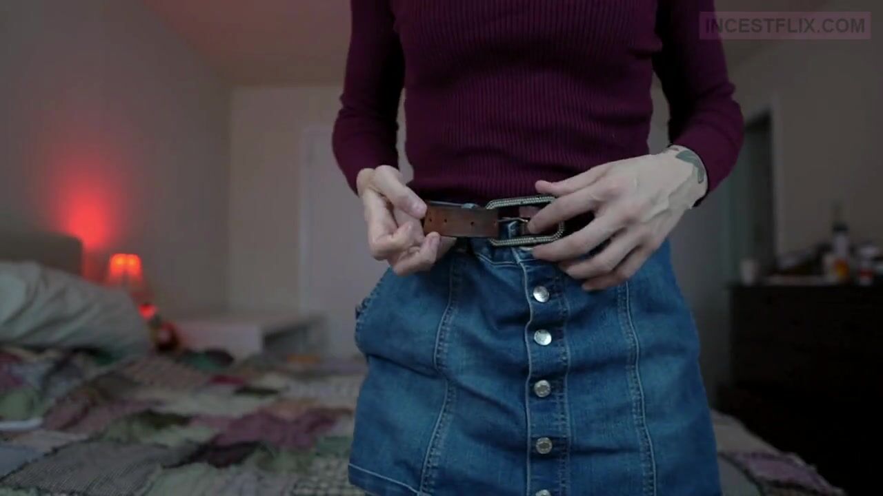 Nicole Cheshire - Trans Mommy Gives JOI