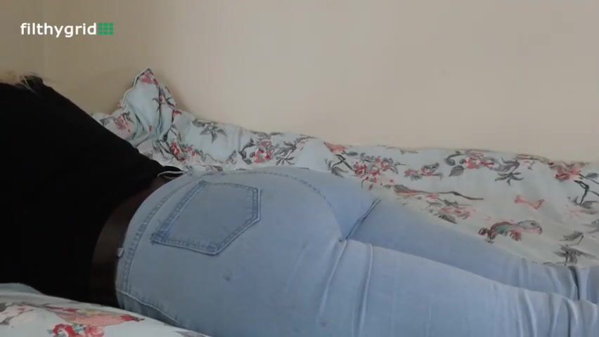 Allymcdee - Testing Out New Jeans Lots Of Farts