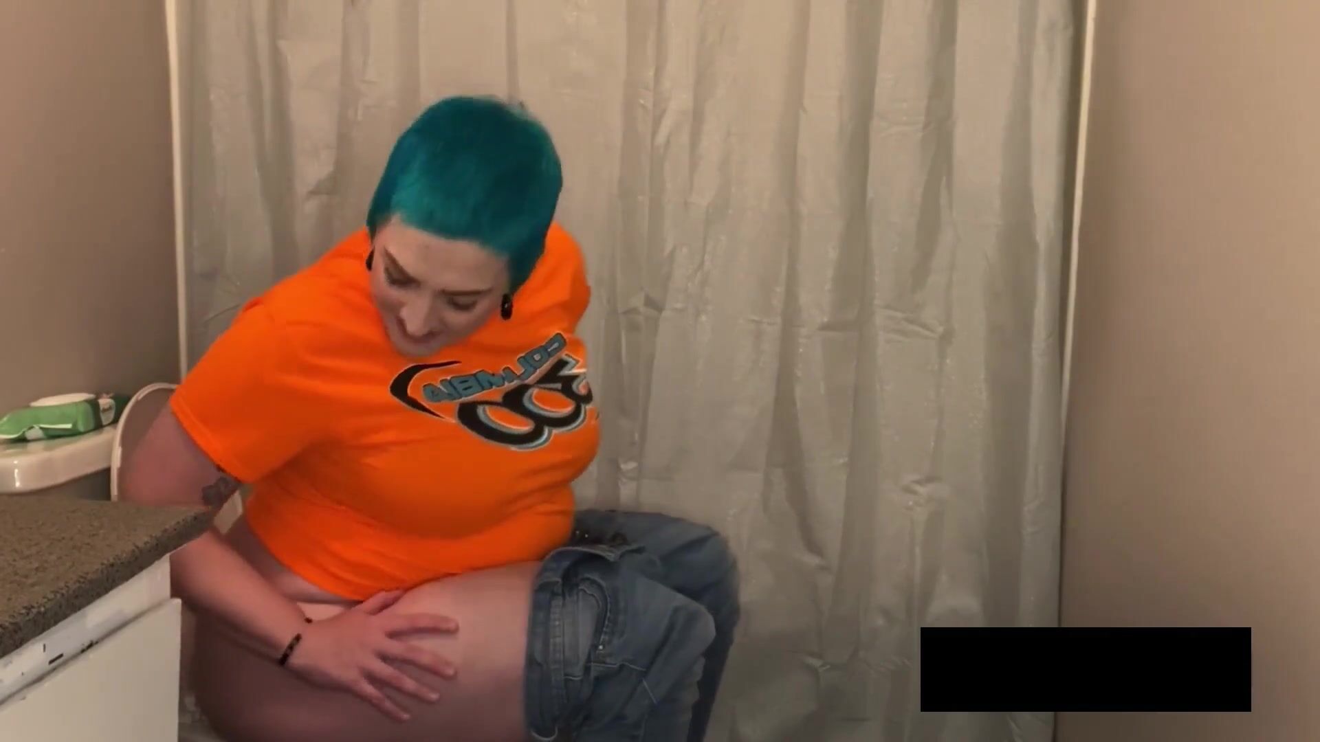 Ruby stone plumber farts and toliet farts buttcrack