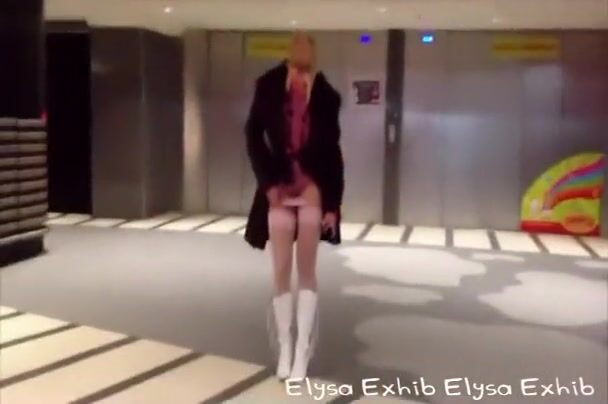 Elysa Exhib Flashing In Public In A Center Shopping