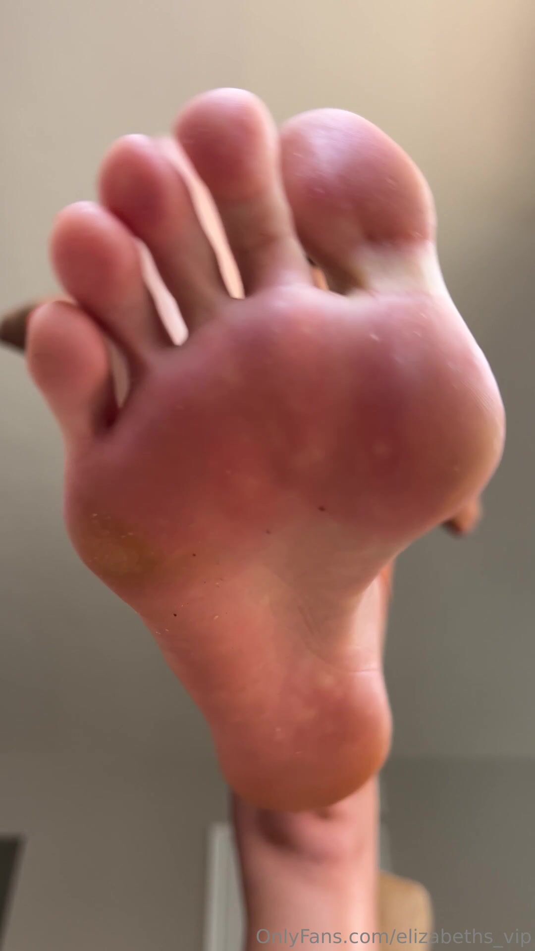 Elizabeths Giantess Feet POV