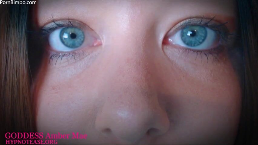 Amber Mae eye fixation
