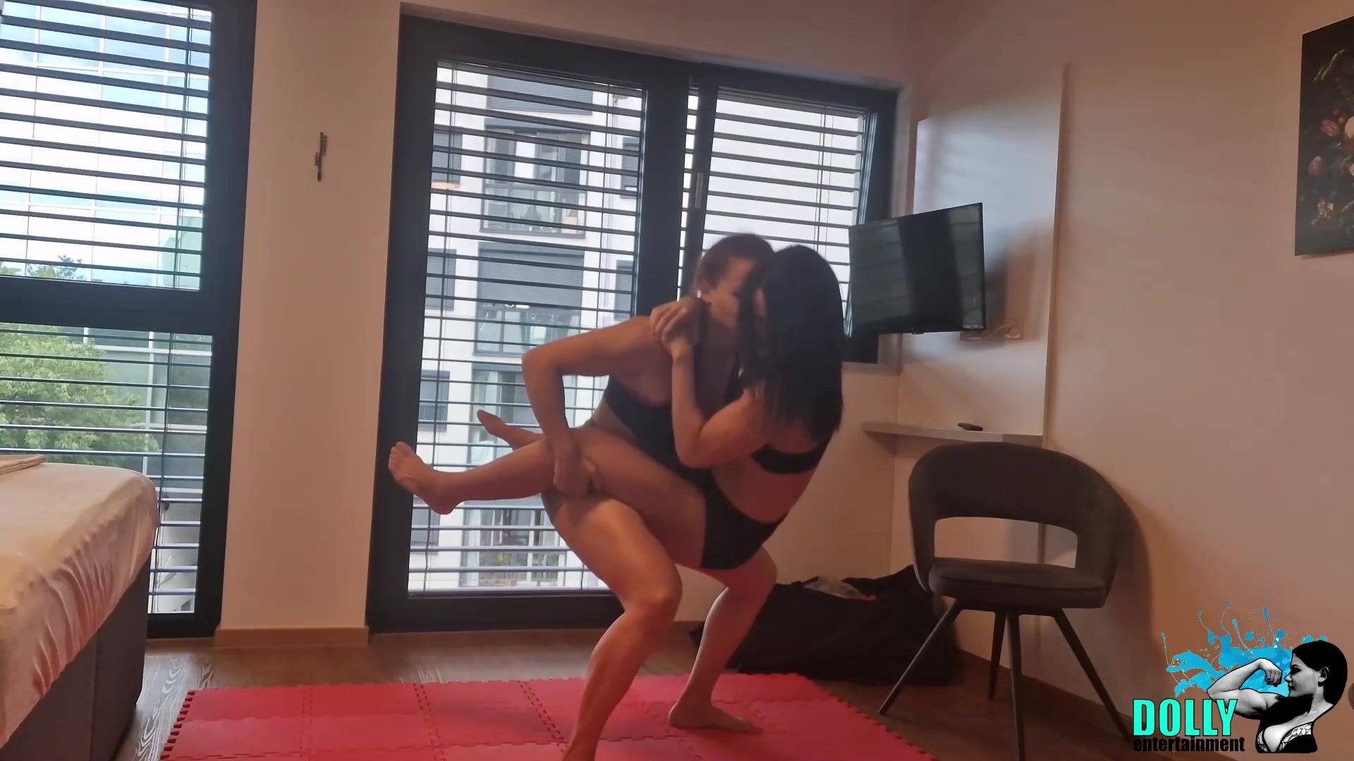 Max squats lift carry