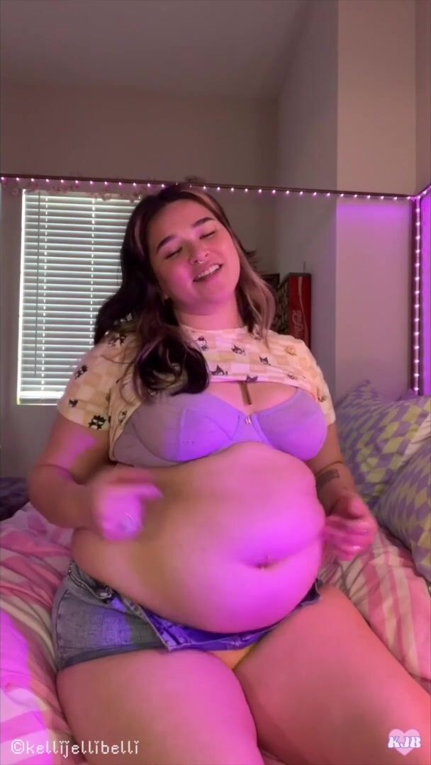 KelliJelliBelli horny fat chat